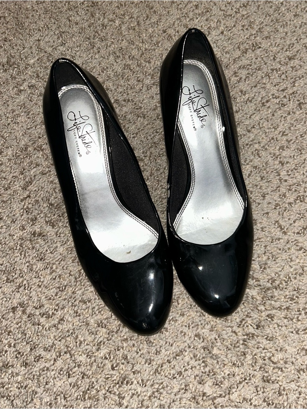Life Stride Black Patent Round Toe Heels